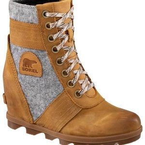 Sorel Wedge Boots Women’s Size 9